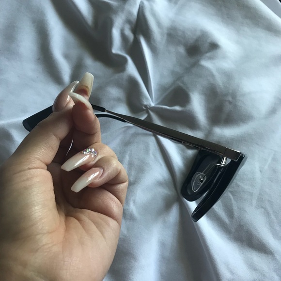 black/silver prada sunglasses - Picture 4 of 7